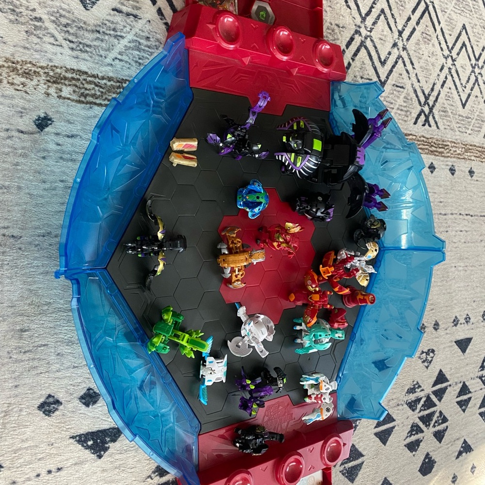 Bakugan Battle Arena Playset with Figures